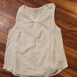Stylish White Sleeveless Top